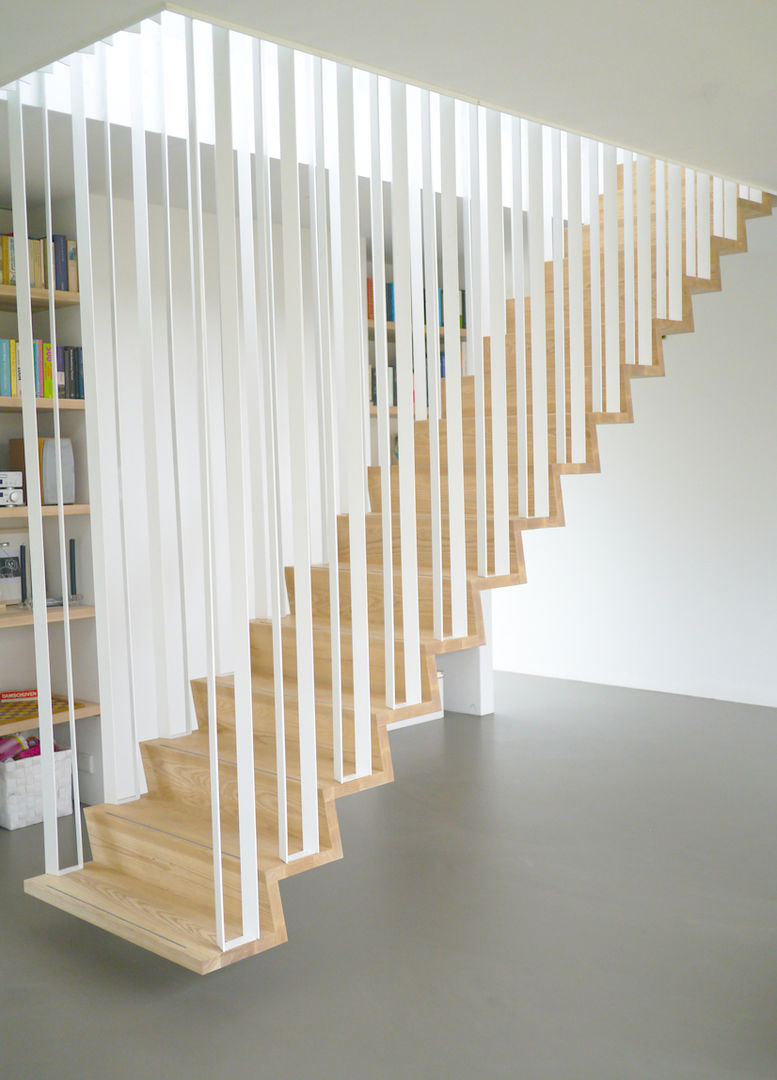 Z-trap, Joyce Flendrie | Interieur & Design Joyce Flendrie | Interieur & Design Modern corridor, hallway & stairs Iron/Steel