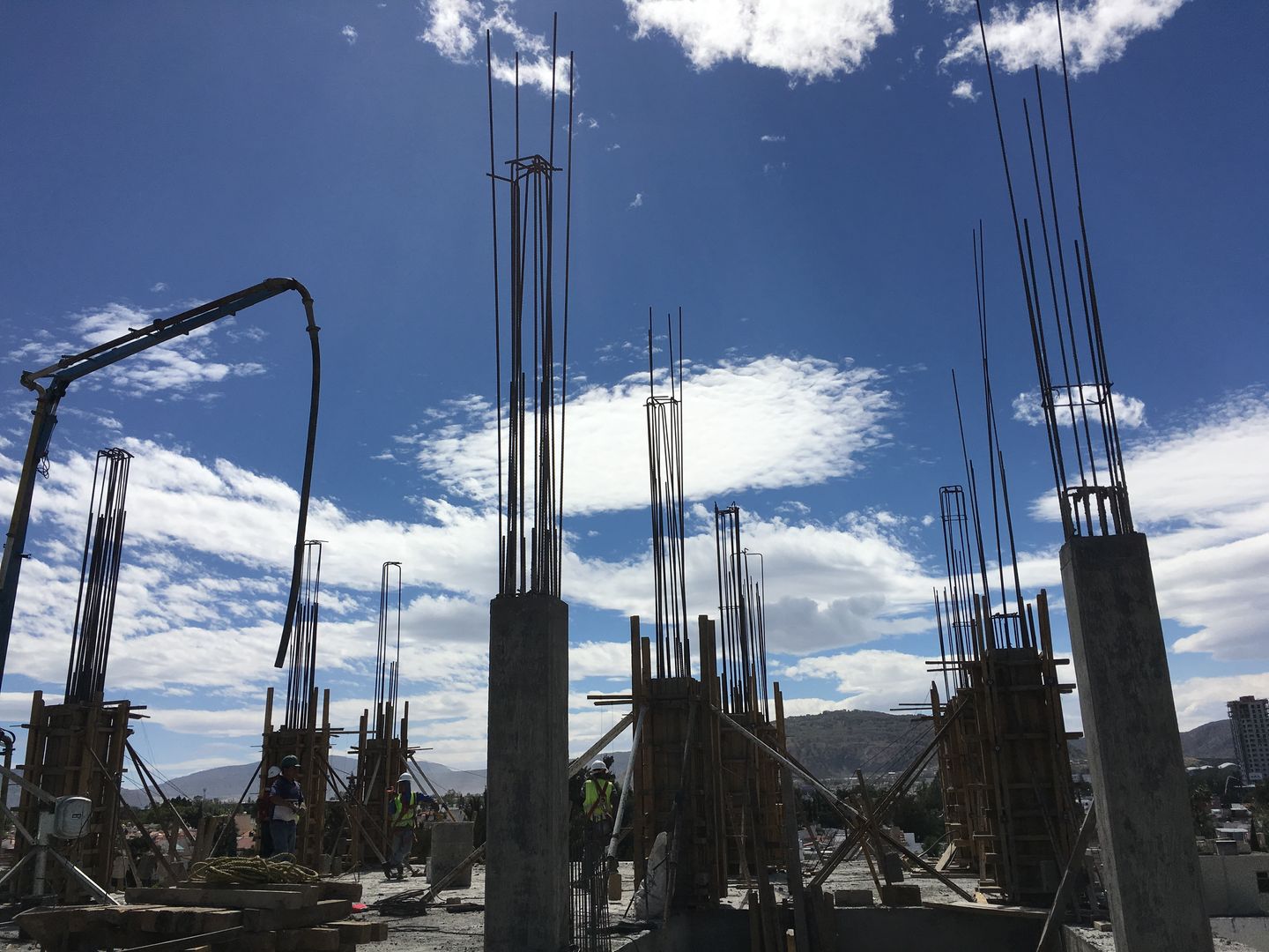 CONSTRUCCION TORRE DE DEPARTAMENTOS , NACIONAL DE CONCRETO ARQUITECTURA Y EDIFICACION NACIONAL DE CONCRETO ARQUITECTURA Y EDIFICACION Espacios comerciales Espacios comerciales