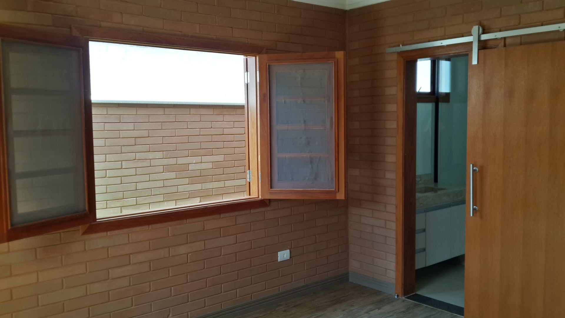Projeto Casa Sustentável, EKOa Empreendimentos Sustentáveis EKOa Empreendimentos Sustentáveis Rustic style windows & doors