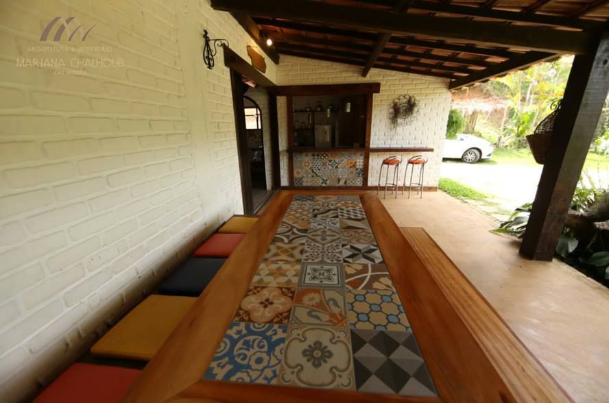 CASA DA FAZENDA, Mariana Chalhoub Mariana Chalhoub Colonial style dining room