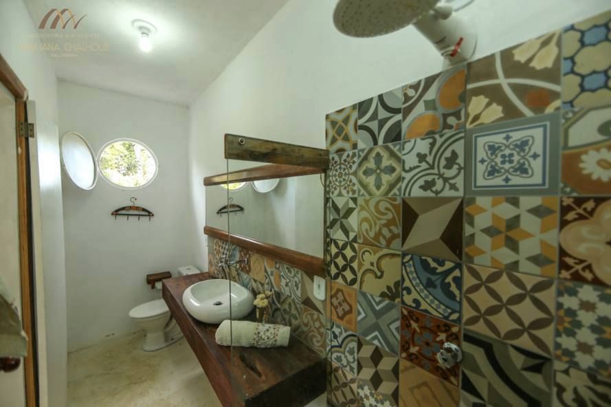 CASA DA FAZENDA, Mariana Chalhoub Mariana Chalhoub Colonial style bathroom