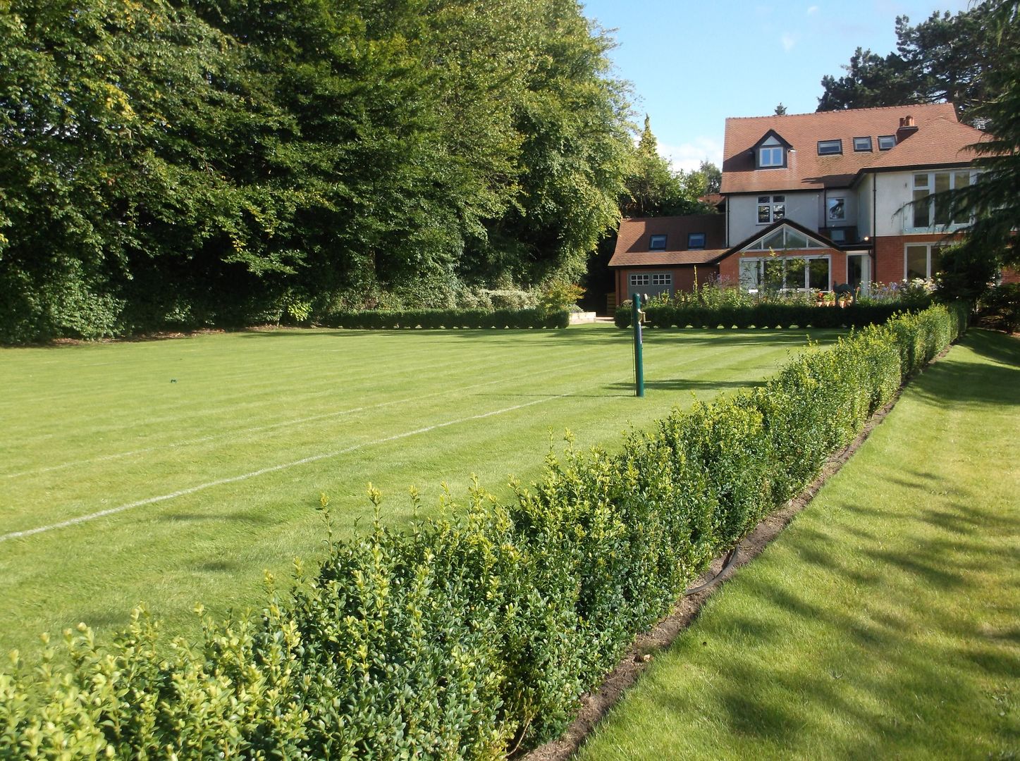 A Nice Garden in Hale Charlesworth Design Garden tenniscourt,reargarden,boxhedge,hale,halegarden,cheshiregarden