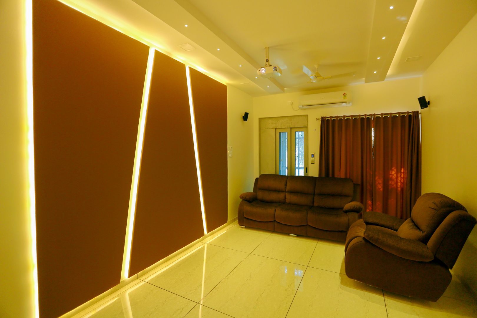 Shah Parivar Bungalow, ZEAL Arch Designs ZEAL Arch Designs Modern media room