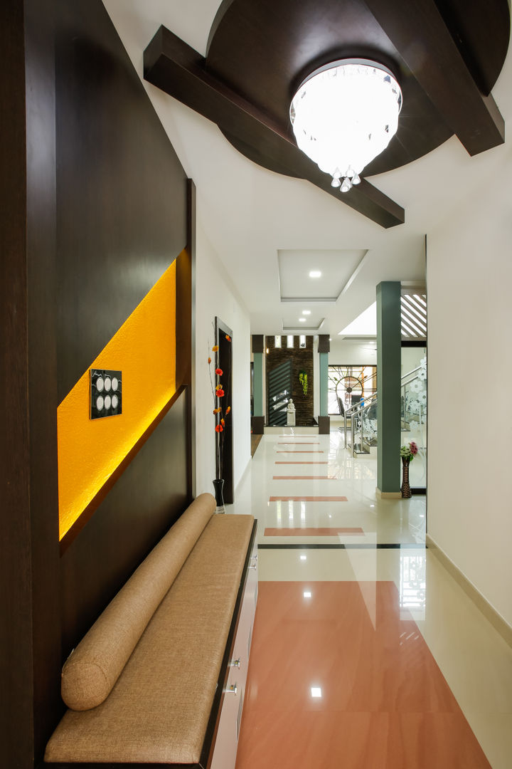 A Young & Youthful Design, Premdas Krishna Premdas Krishna Classic style corridor, hallway and stairs