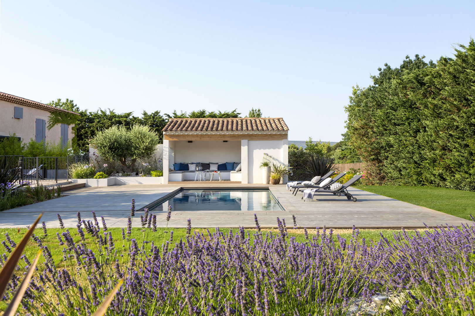 Terrasse avec piscine : découvrez nos plus belles idées déco