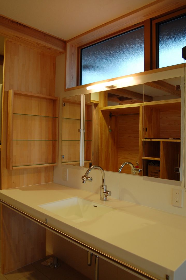 まちの家, 田村建築設計工房 田村建築設計工房 Asian style bathroom