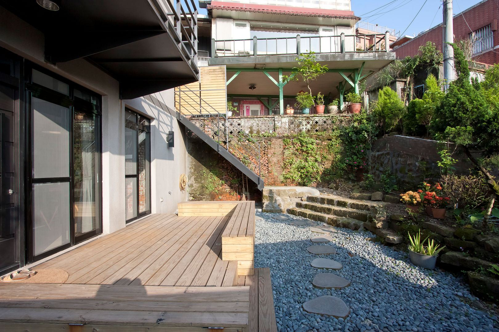 九份M宅, 築里館空間設計 築里館空間設計 Modern houses