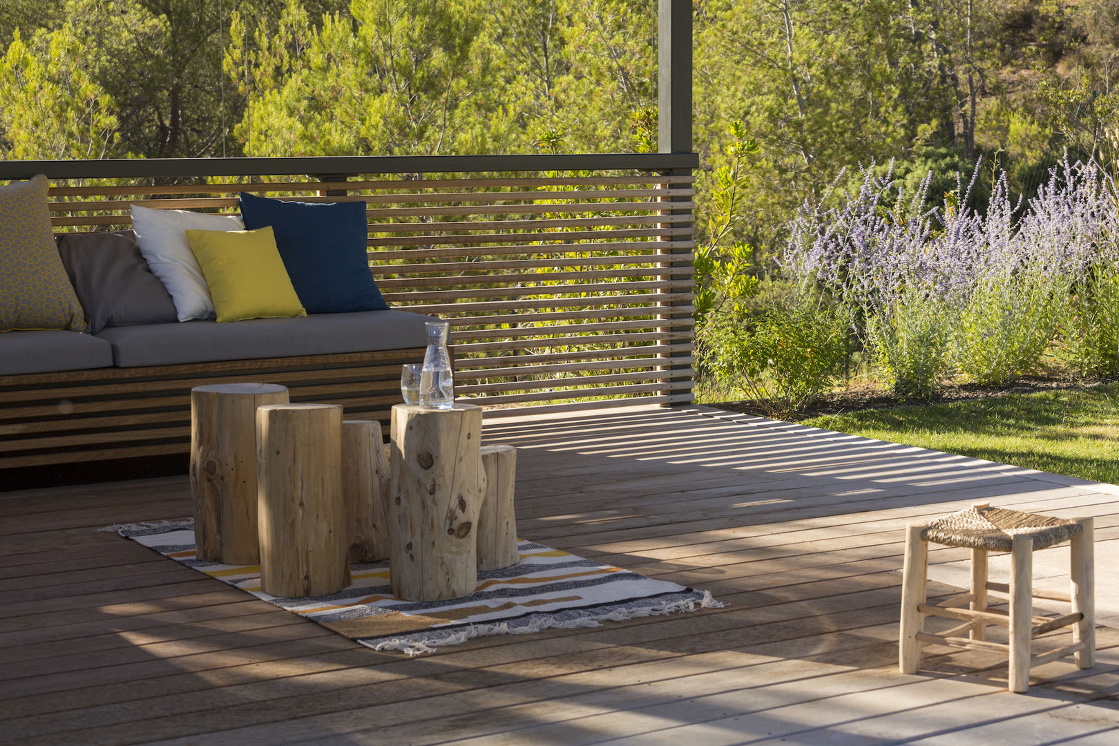 BEAURECUEIL - Jardin au pied de la Sainte Victoire Agence MORVANT & MOINGEON Jardin méditerranéen Plante,Botanique,Arbre,Bois,Ombre,Surface de la route,Mobilier de jardin,Lumière du soleil,Gazon,Jaune