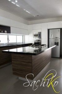 BUGAMBILIAS homify Cocinas de estilo moderno Almacenamiento