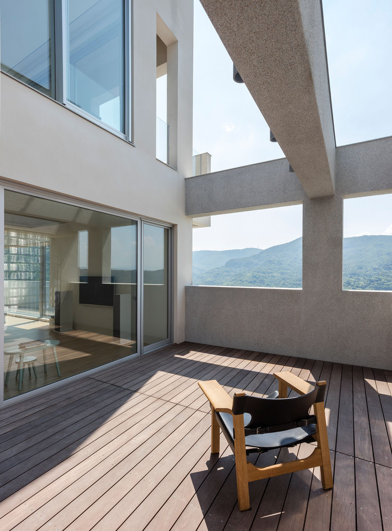 陽明山鄭宅 House C, 何侯設計 Ho + Hou Studio Architects 何侯設計 Ho + Hou Studio Architects Balcon, Veranda & Terrasse minimalistes