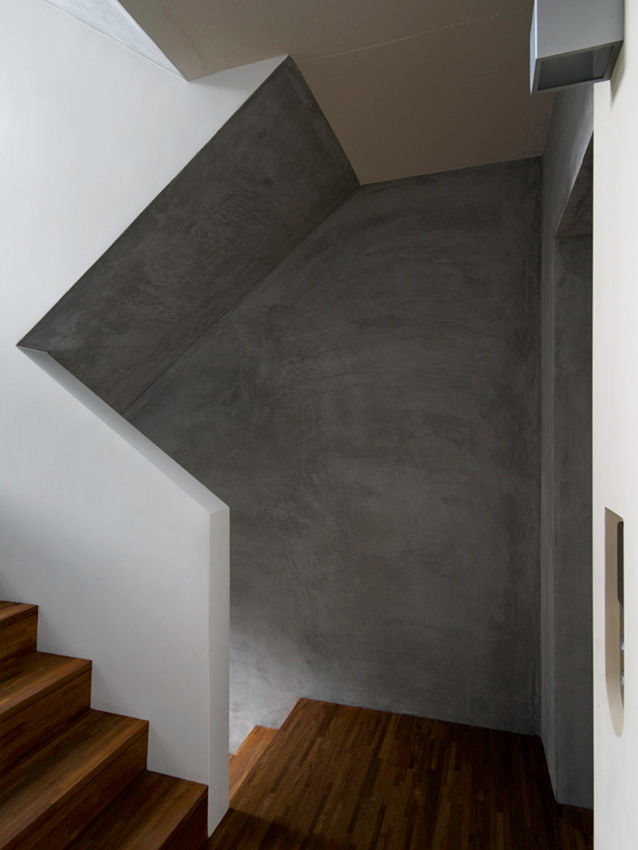 何宅 House H, 何侯設計 Ho + Hou Studio Architects 何侯設計 Ho + Hou Studio Architects Moderner Flur, Diele & Treppenhaus