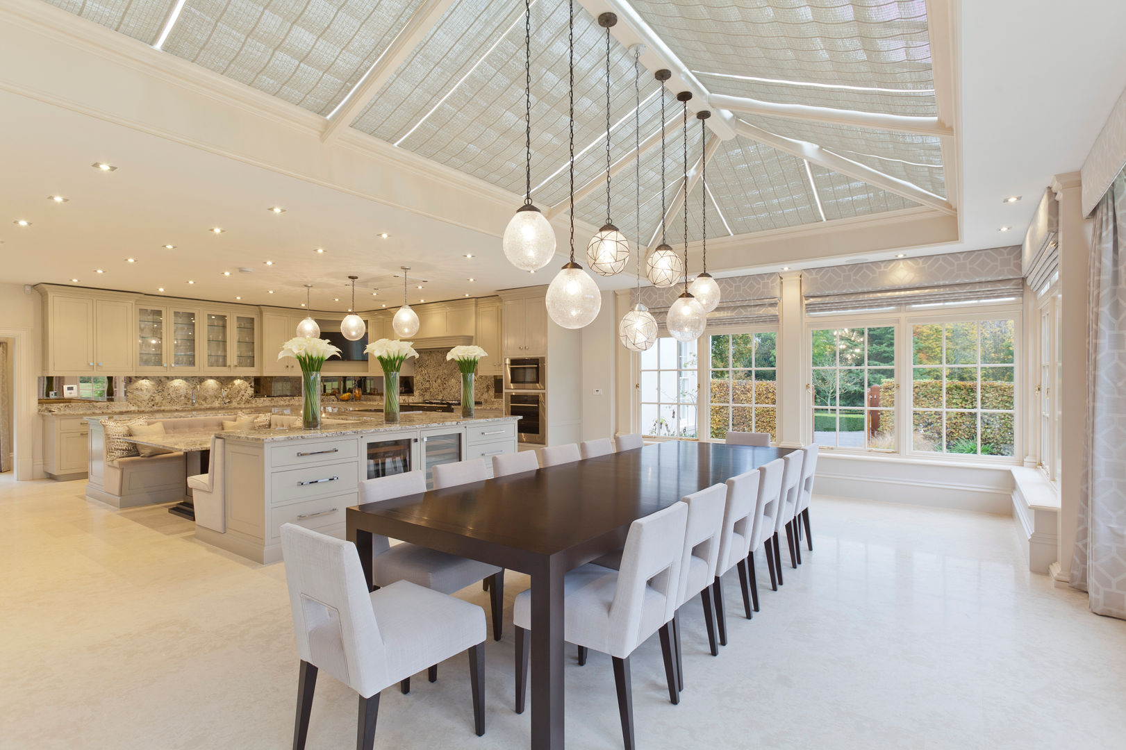 Georgian Orangery opens up the kitchen to include dining space Vale Garden Houses بيت زجاجي