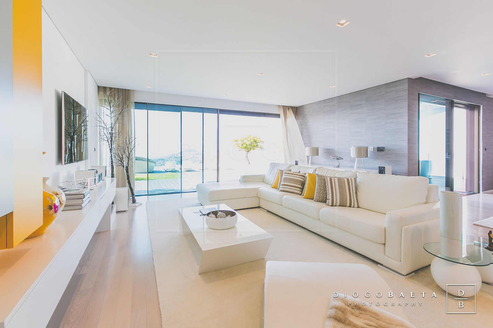 Moradia BN, Fragmentos Design Fragmentos Design Modern living room