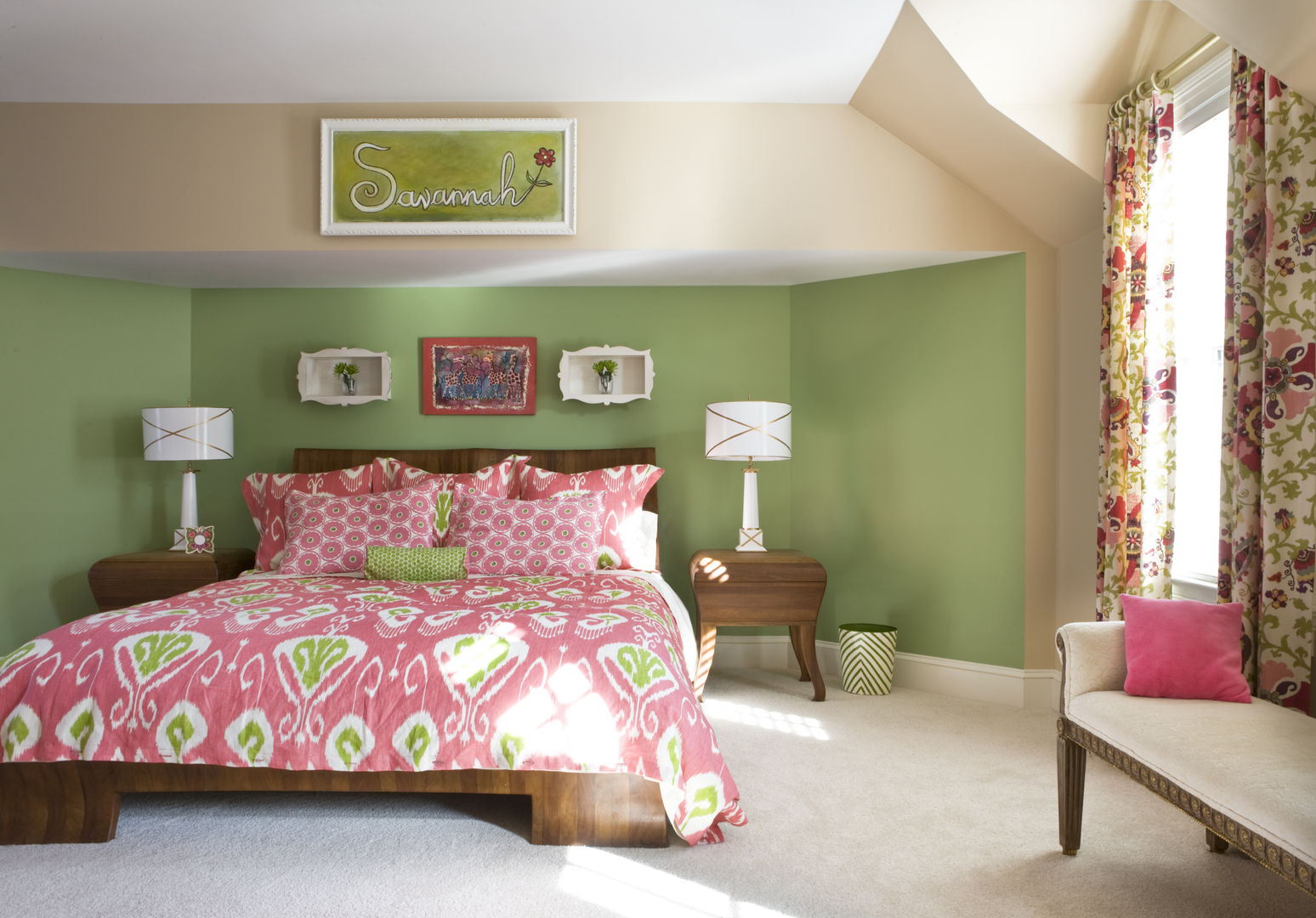 Next Generation - Girl's Room Lorna Gross Interior Design Classic style bedroom