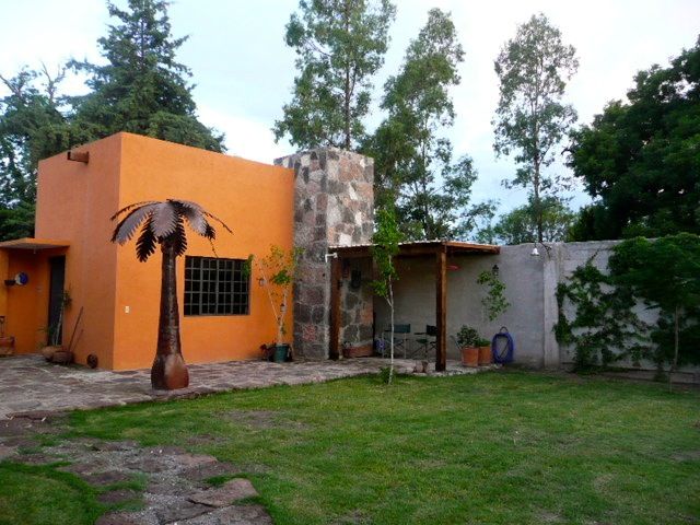 Casa-estudio "El Cubo" Alberto M. Saavedra Casas eclécticas Casa de campo,Estudio,Villas de Galindo