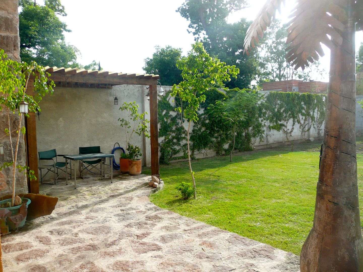 Casa de campo en Villas de Galindo, Alberto M. Saavedra Alberto M. Saavedra Balcone, Veranda & Terrazza in stile rustico