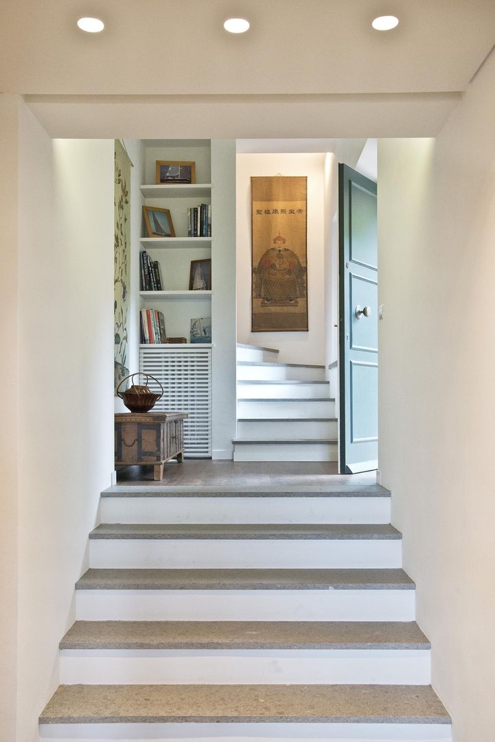 GMC_HOME, Caterina Raddi Caterina Raddi Minimalist corridor, hallway & stairs