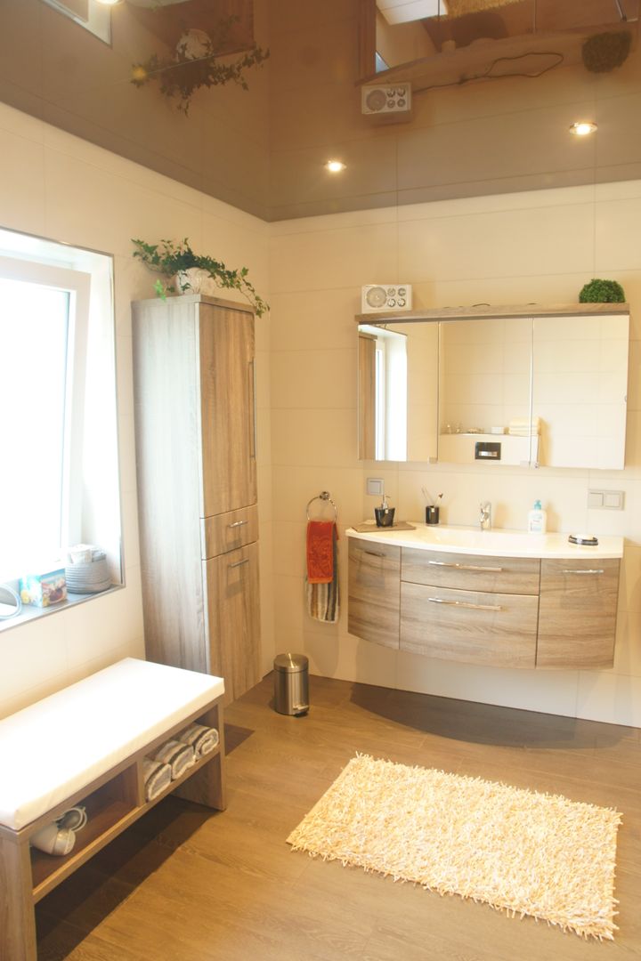 Kundenbad in Ensdorf, BOOR Bäder, Fliesen, Sanitär BOOR Bäder, Fliesen, Sanitär Rustic style bathrooms Tiles