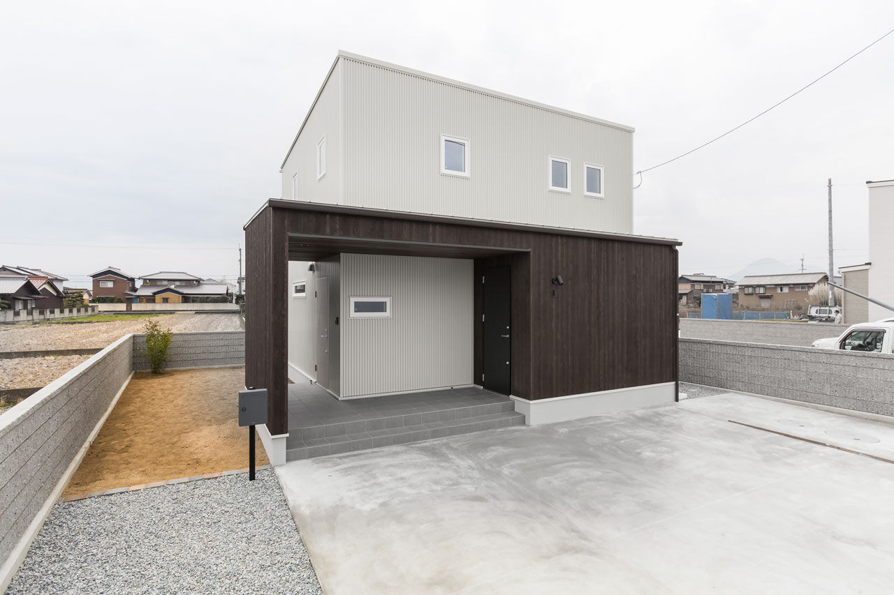 コンパクトで回遊性のある家, KAWAZOE-ARCHITECTS KAWAZOE-ARCHITECTS Detached home