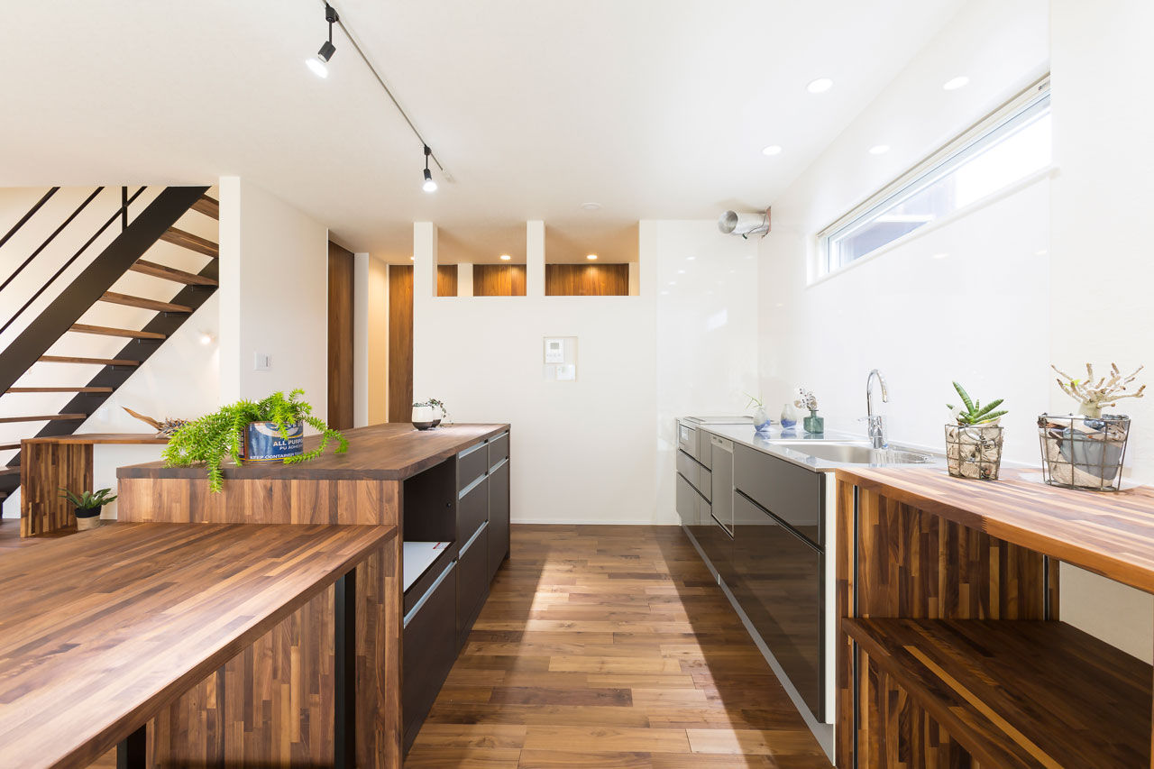 コンパクトで回遊性のある家, KAWAZOE-ARCHITECTS KAWAZOE-ARCHITECTS Minimalist kitchen