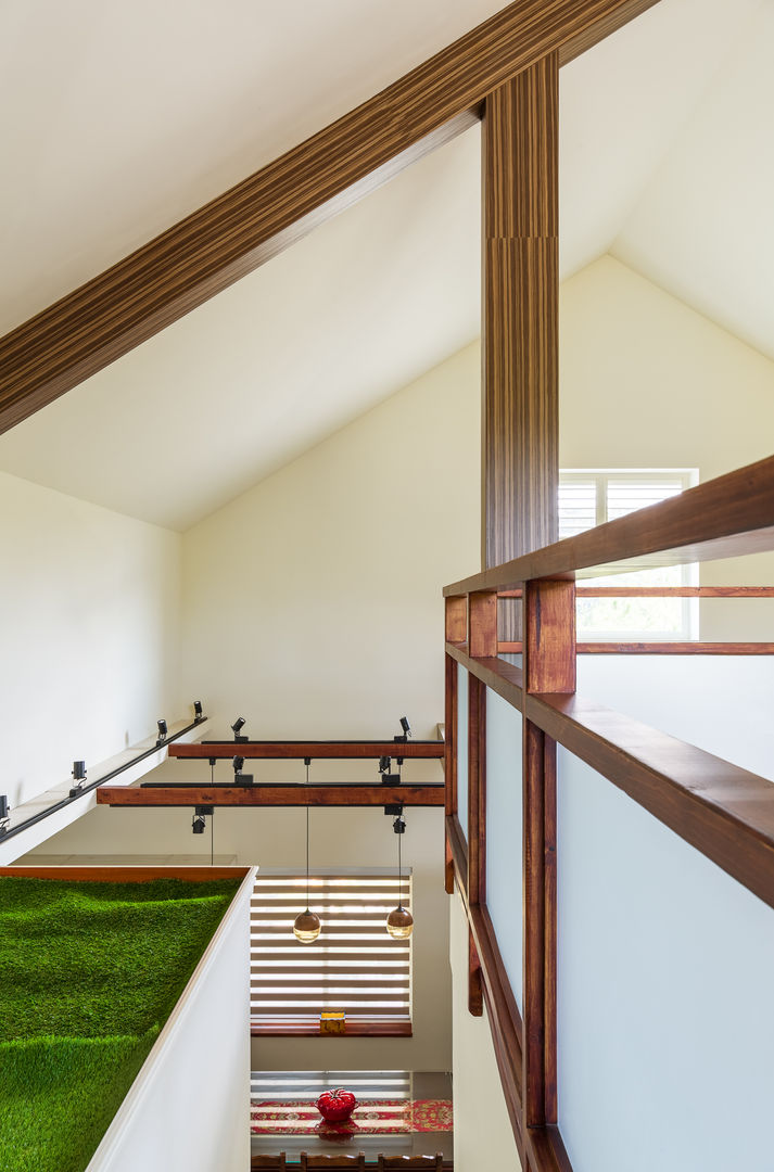 homify Pasillos, vestíbulos y escaleras de estilo rural