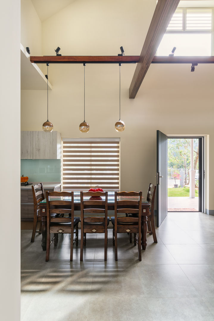 homify Country style dining room