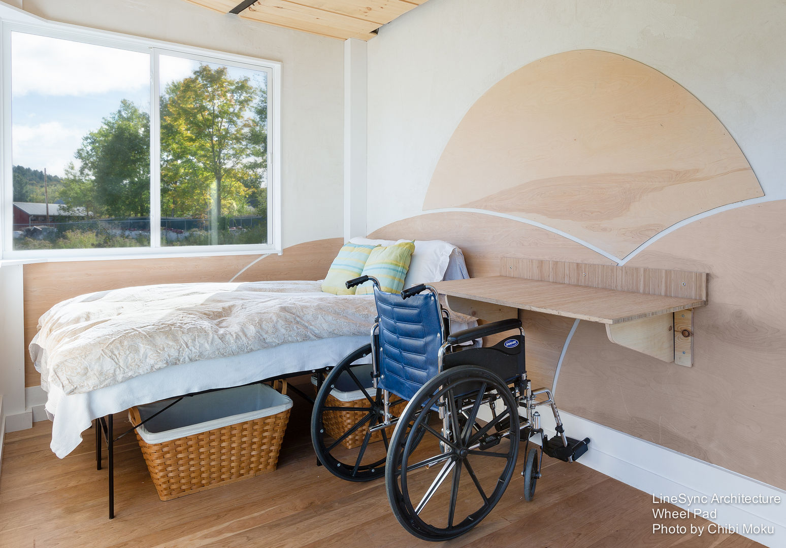 LineSync Architecture | Wheel Pad | Wilmington, VT, Chibi Moku Architectural Films Chibi Moku Architectural Films Modern style bedroom Engineered Wood Brown