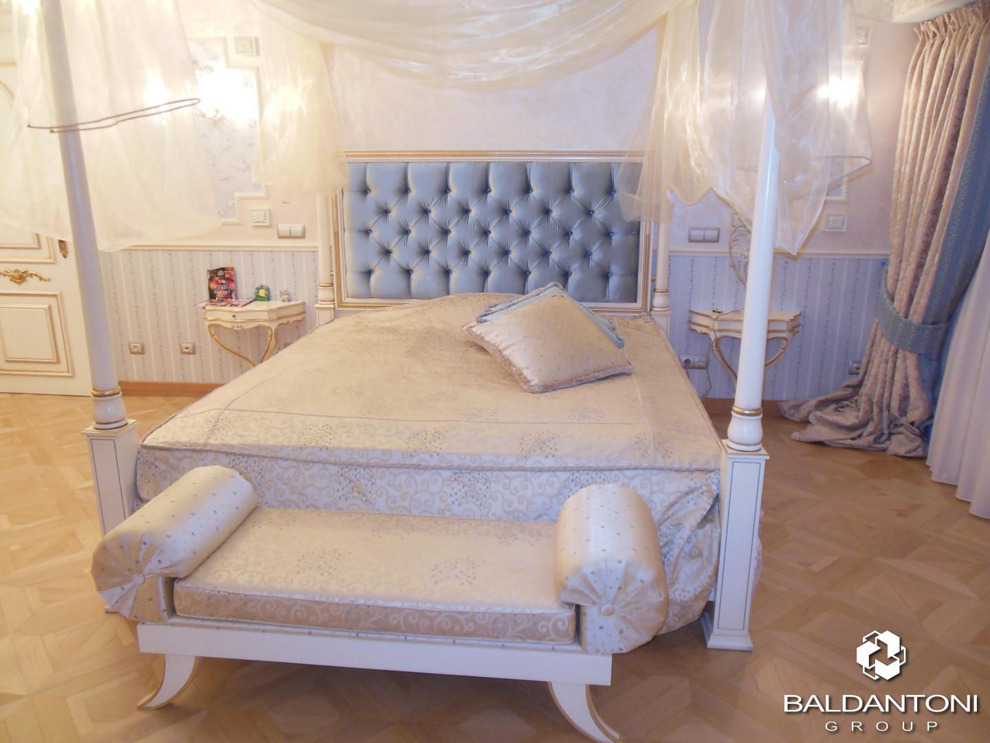 Camere da letto con testiera imbottita, Baldantoni Group Baldantoni Group Moderne slaapkamers Hout Hout