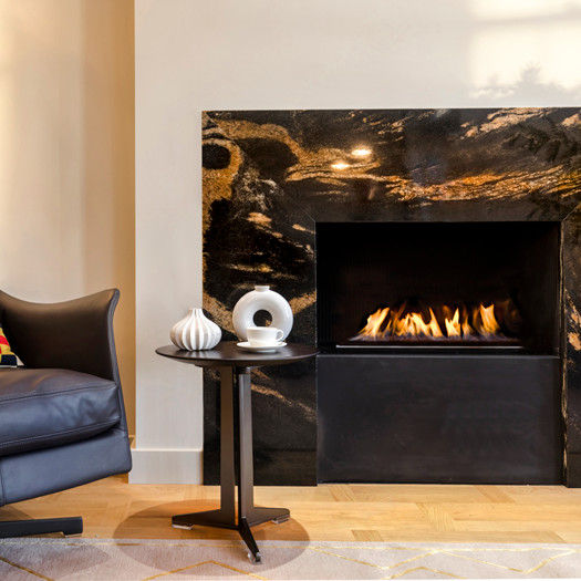 Marble fireplace Studio 29 Architects ltd Moderne woonkamers Marmer Open haarden & accessoires