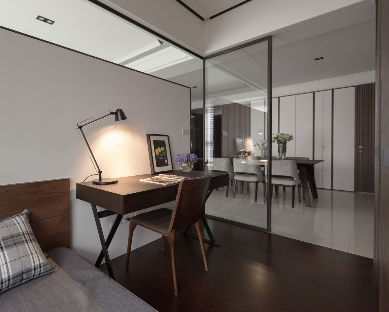 台北洪宅, 域見室所設計 MIEMASU INTERIOR DESIGN 域見室所設計 MIEMASU INTERIOR DESIGN Escritórios modernos