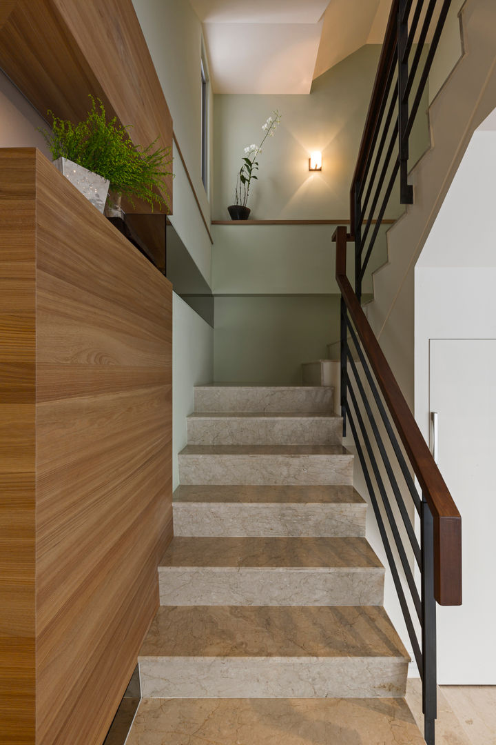 賀澤室內設計 HOZO_interior_design homify Asian style corridor, hallway & stairs