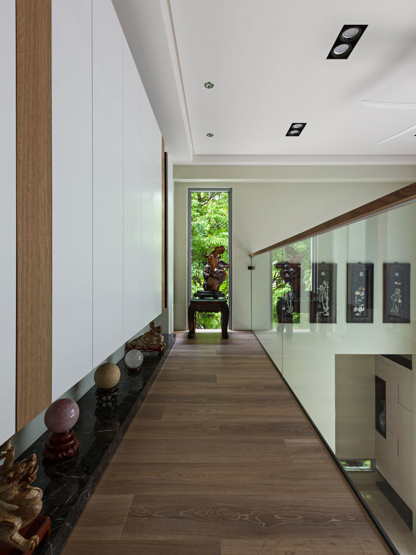 賀澤室內設計 HOZO_interior_design homify Asian style corridor, hallway & stairs