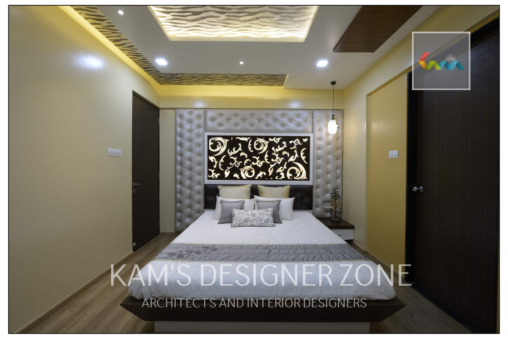 Home interior design for Reshma, KAMS DESIGNER ZONE KAMS DESIGNER ZONE Kamar Tidur Modern