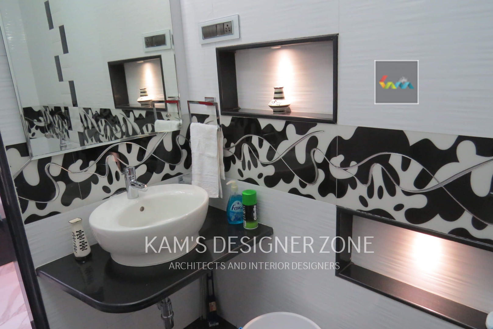 Home interior design for Mr. Aji John, KAMS DESIGNER ZONE KAMS DESIGNER ZONE حمام