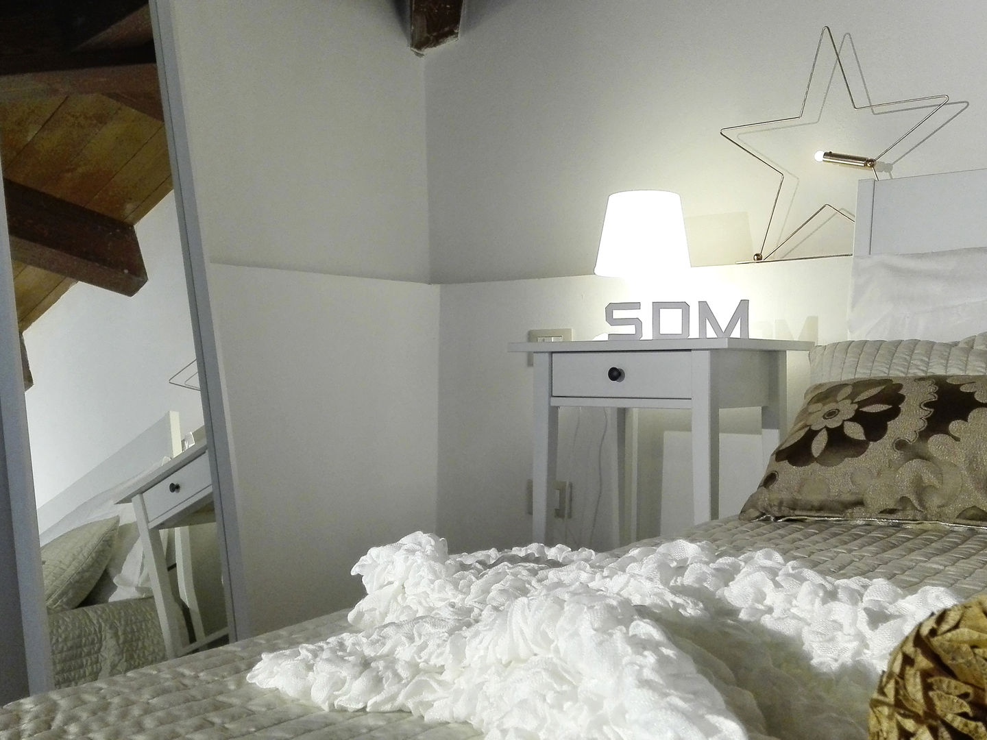 HOME STAGING IN UN BILOCALE DUPLEX A LANCIANO, Sonia Santirocco architetto e home stager Sonia Santirocco architetto e home stager Modern style bedroom