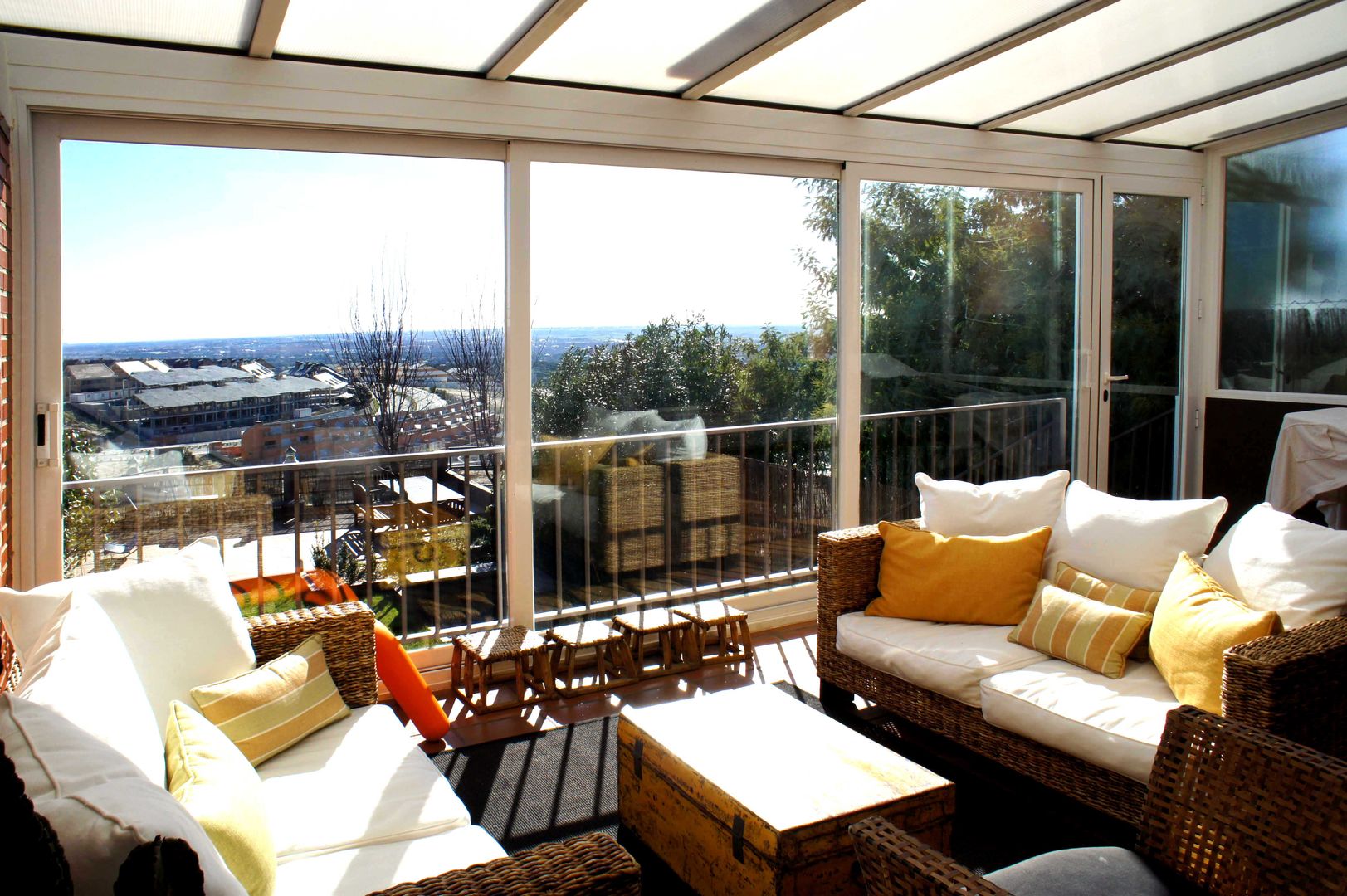 homify Modern style balcony, porch & terrace