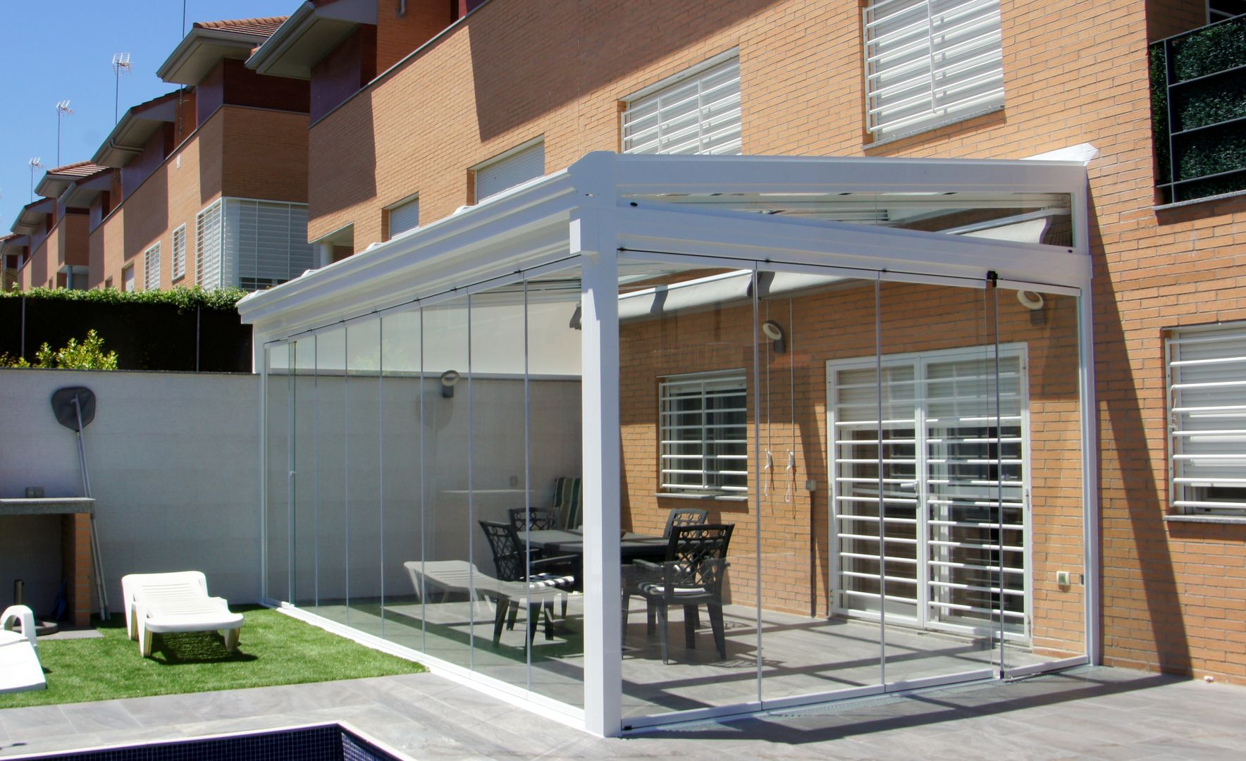 Cerramiento de Terraza con Techo Móvil en Madrid