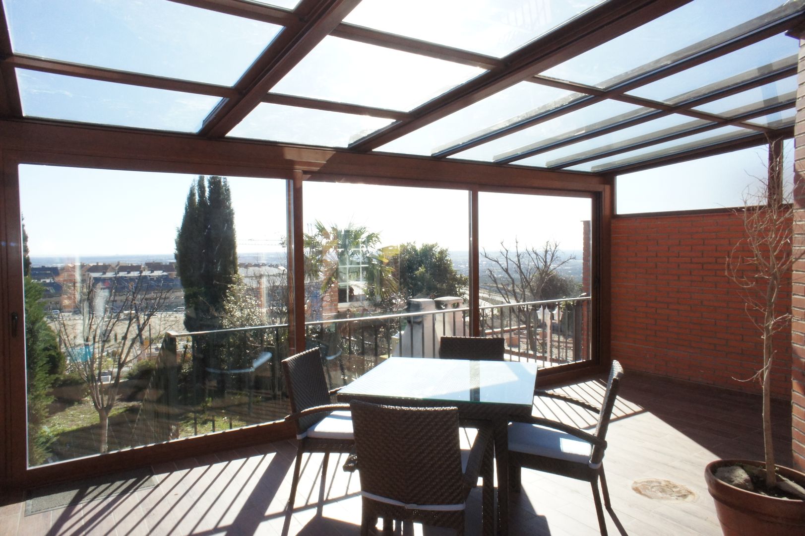 homify Balcones y terrazas modernos: Ideas, imágenes y decoración