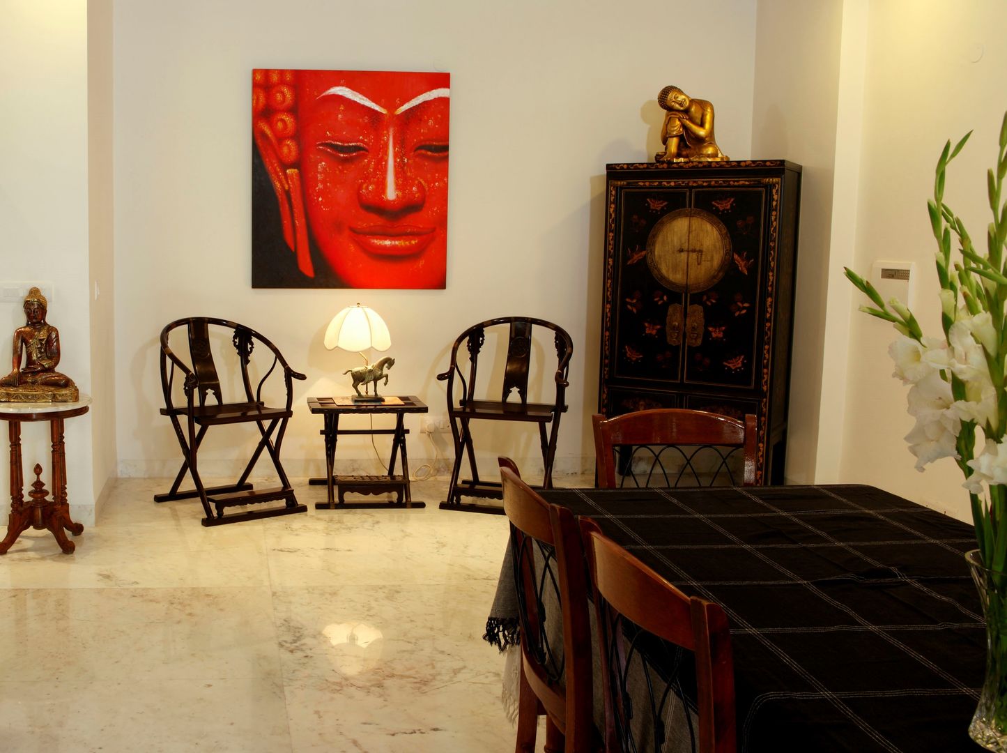 An apartment in Central Park 1, Gurgaon, stonehenge designs stonehenge designs غرفة السفرة