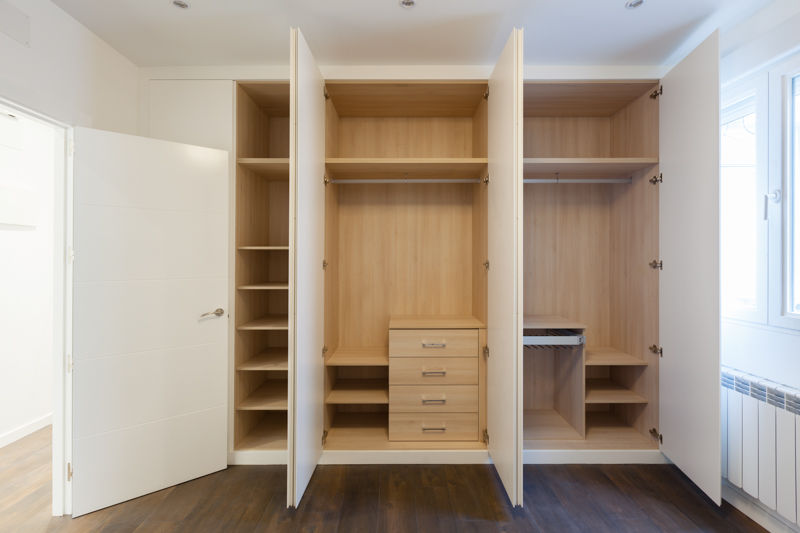 Reforma integral para piso de 140 m2 en el centro de Madrid., Arkin Arkin Modern style bedroom Wood Wood effect