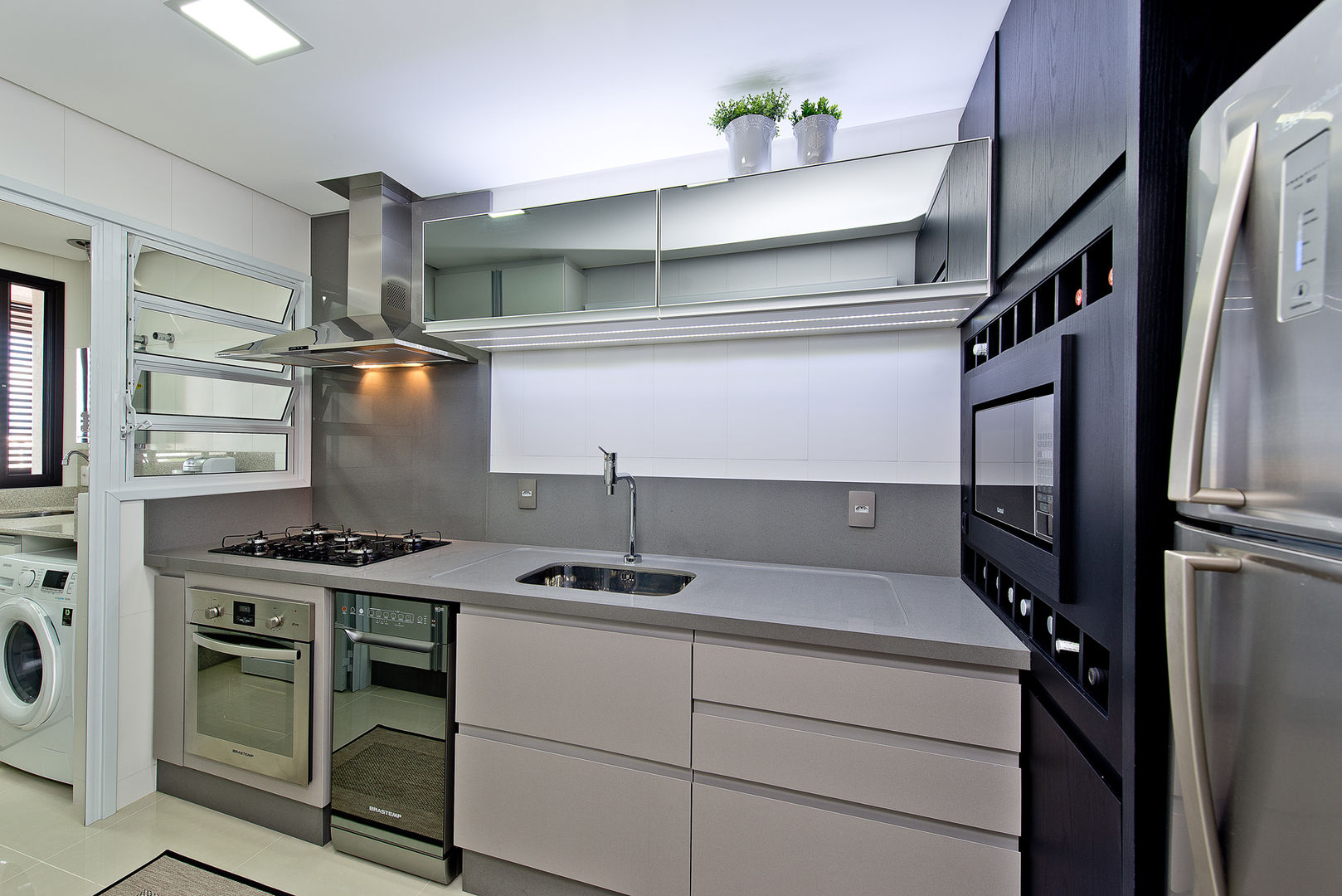 homify Modern kitchen