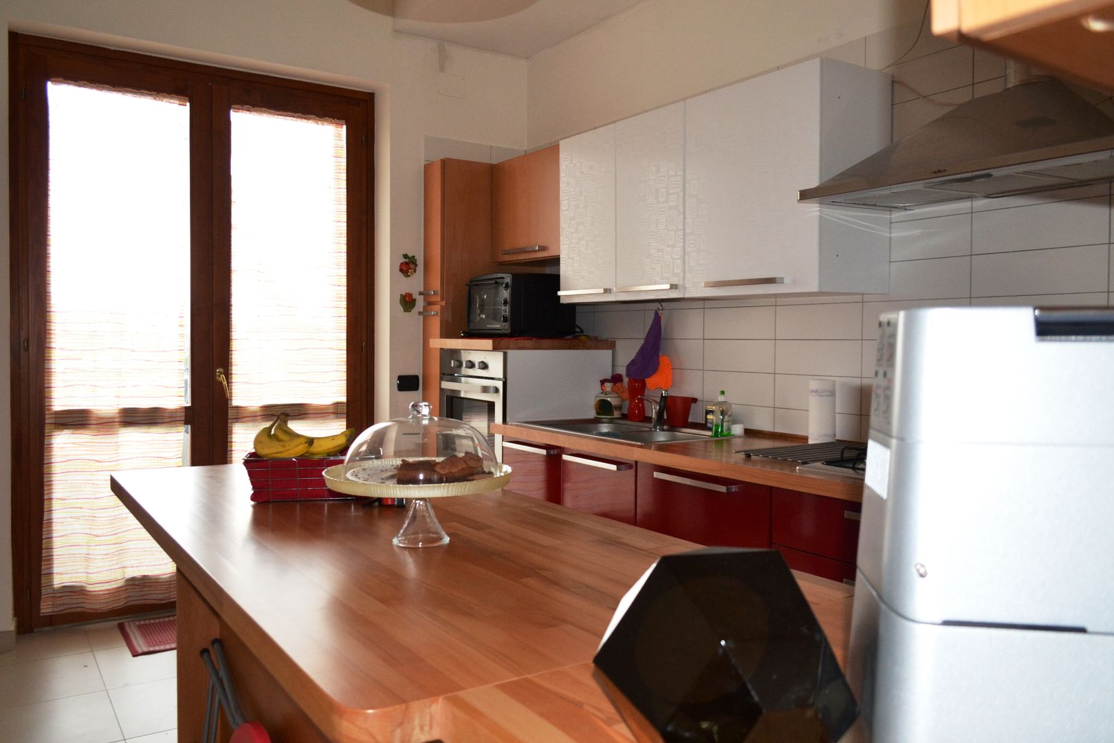 Rinnovare la cucina senza cambiarla., T.A. arredo_arredamento su misura T.A. arredo_arredamento su misura Cucina minimalista Legno massello Variopinto