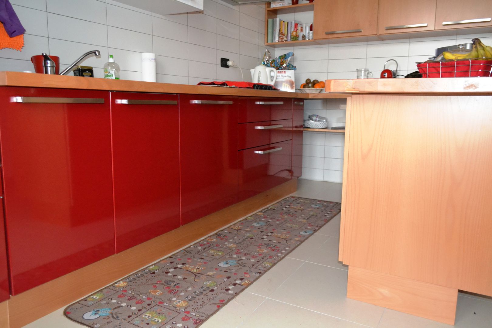 Rinnovare la cucina senza cambiarla., T.A. arredo_arredamento su misura T.A. arredo_arredamento su misura Cucina minimalista Legno massello Variopinto