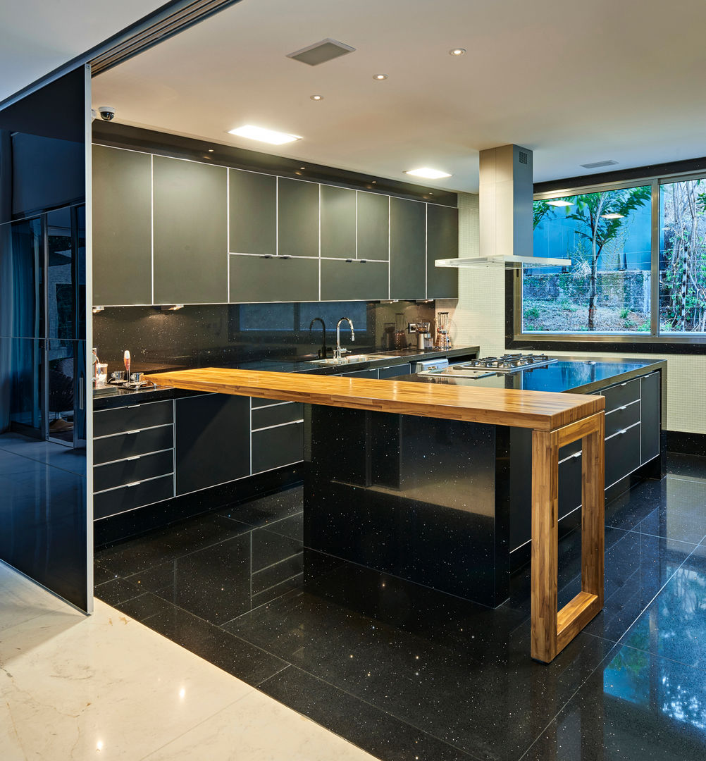 homify Modern style kitchen