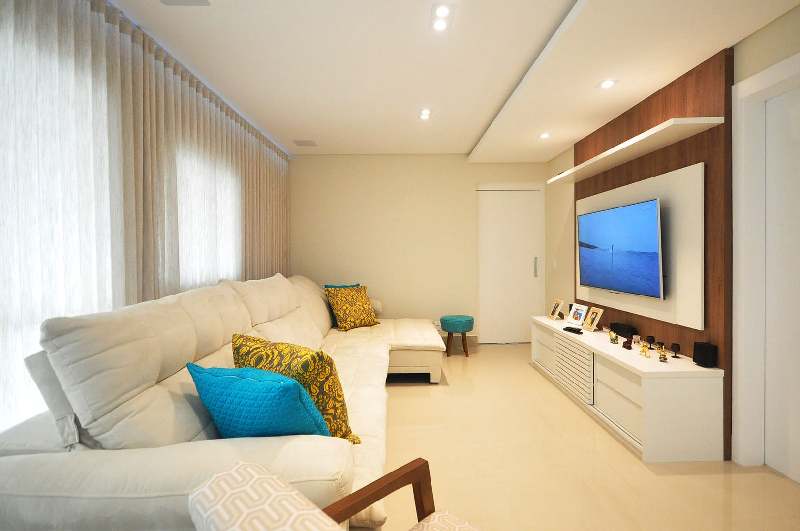 Apartamento São Caetano - 113M², Condecorar Arquitetura e Interiores Condecorar Arquitetura e Interiores Phòng khách phong cách kinh điển