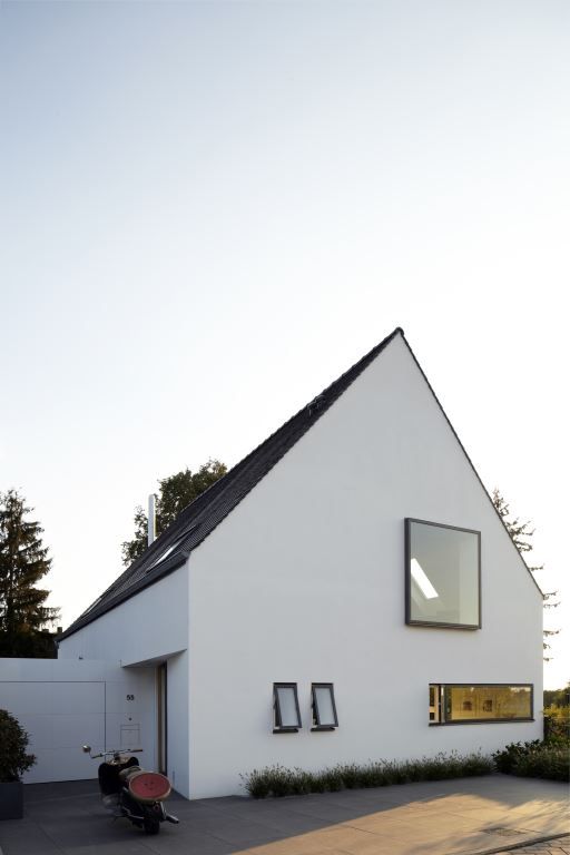 Modern und lichtdurchflutet: Einfamilienhaus am Stadtrand, Falke Architekten Falke Architekten Maisons minimalistes