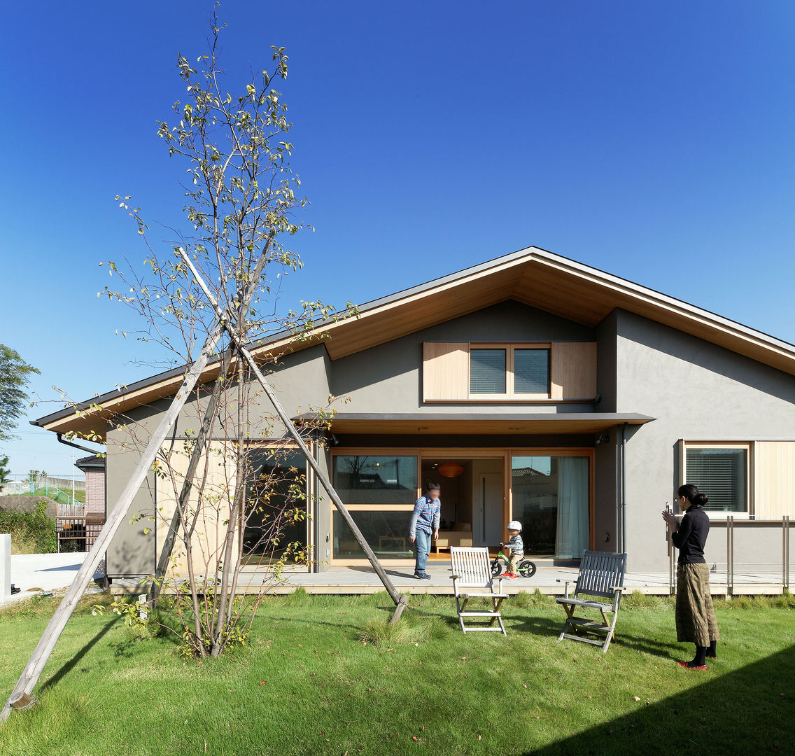 IT House, 磯村建築設計事務所 磯村建築設計事務所 Casas de estilo asiático Madera Acabado en madera