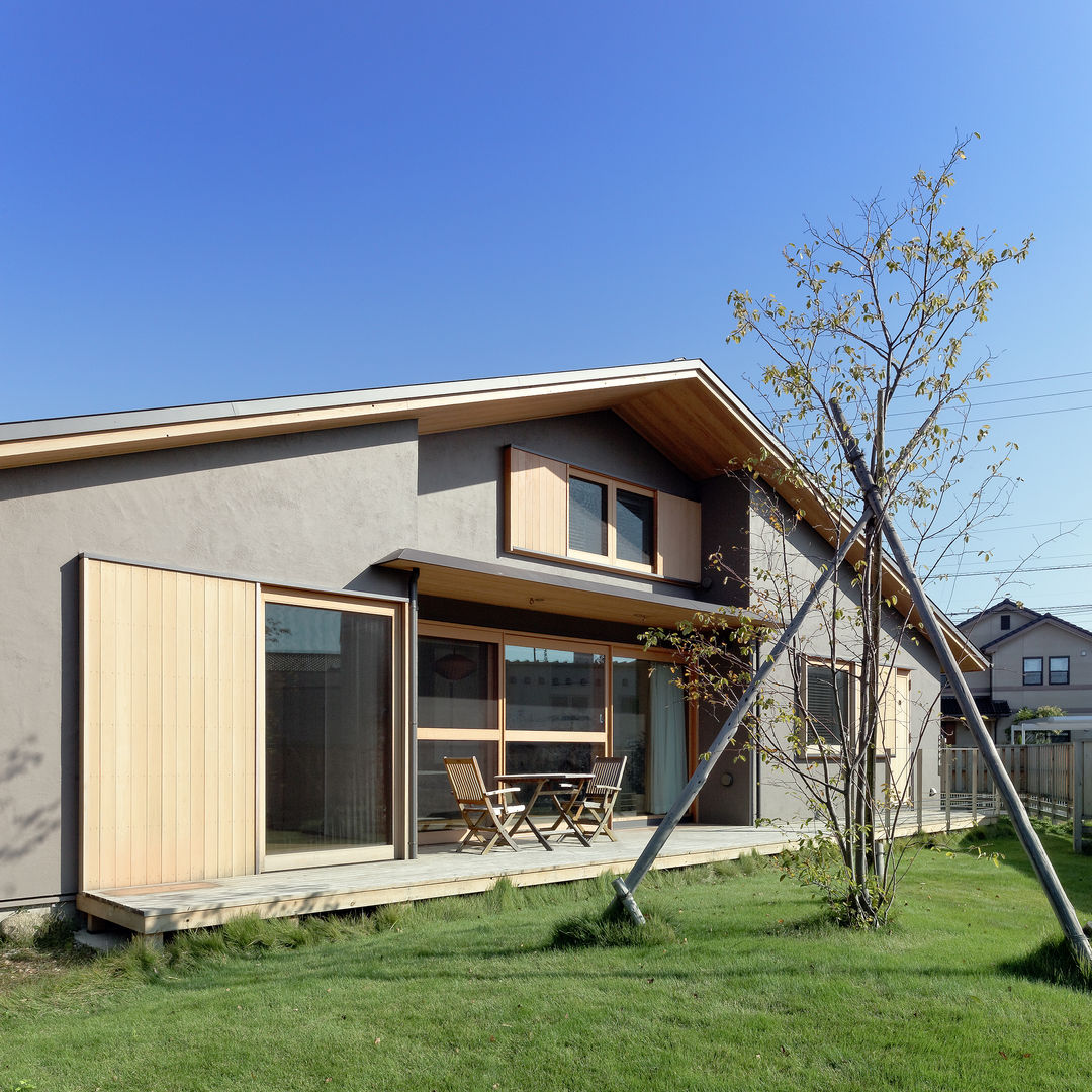 IT House, 磯村建築設計事務所 磯村建築設計事務所 Casas asiáticas Madera maciza Multicolor