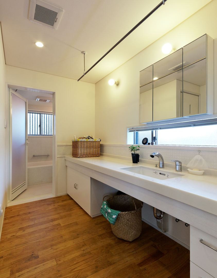 IT House, 磯村建築設計事務所 磯村建築設計事務所 Asian style bathrooms