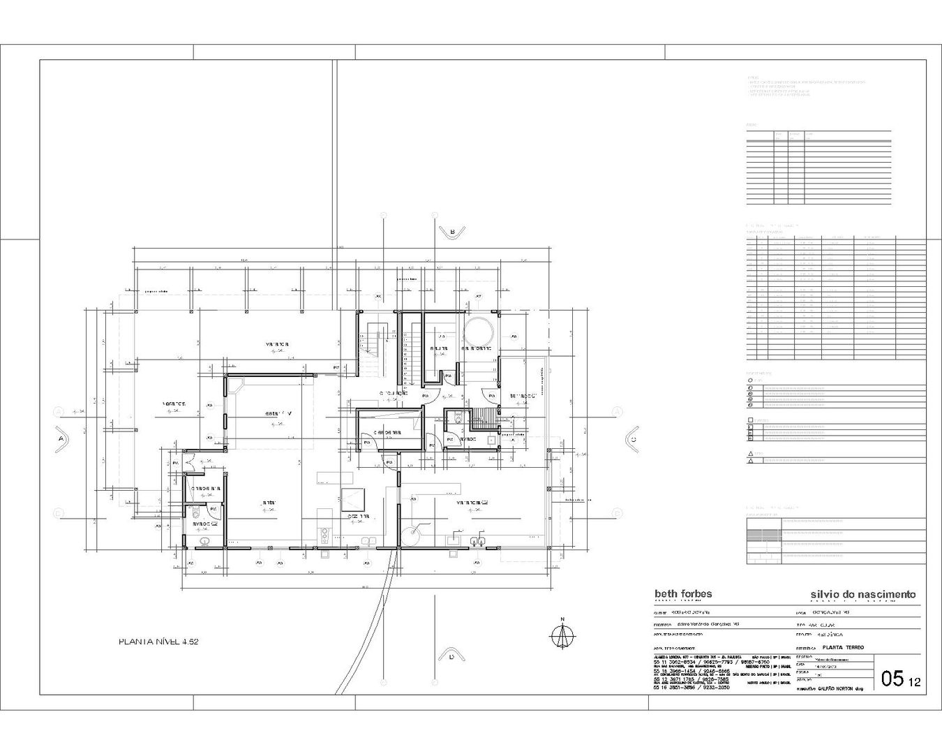 Projeto e Obra Residência Venâncios, Studio + Arquitetura e Urbanismo Studio + Arquitetura e Urbanismo Kolonialne domy Drewno O efekcie drewna